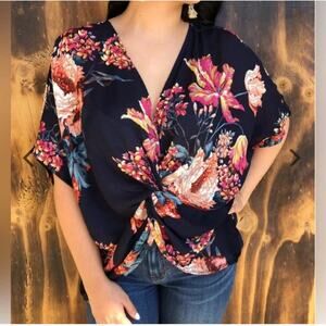 Umgee‎ Blue Floral Knotted Front V Neck Short Sleeve Shirt Small